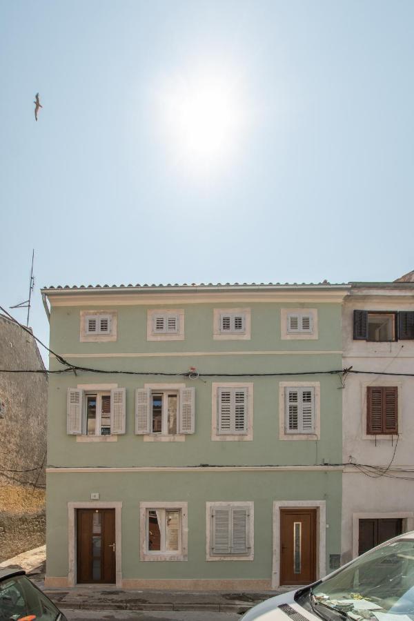 Apartments Nesatcium Пула Екстериор снимка