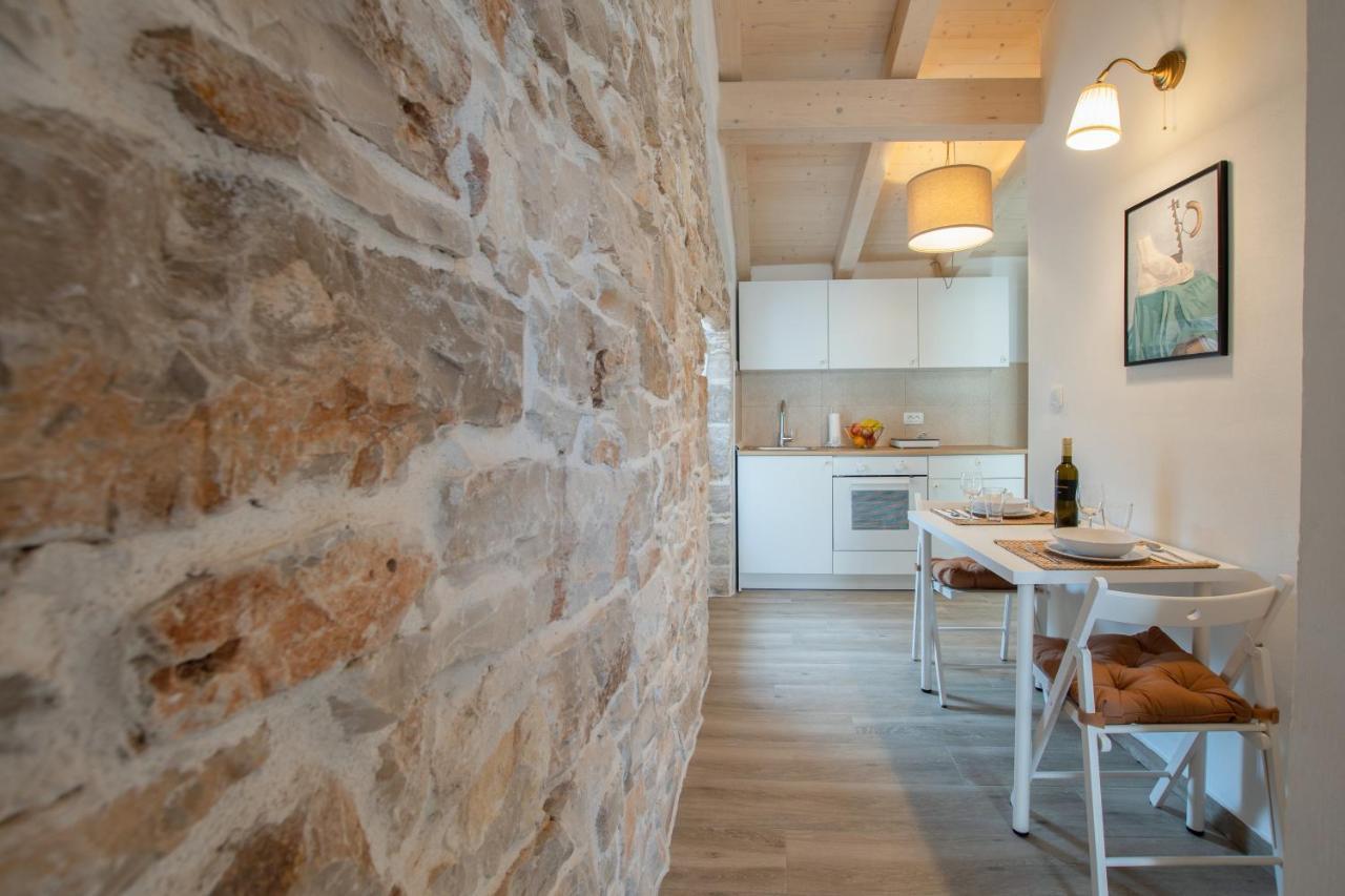 Apartments Nesatcium Пула Екстериор снимка
