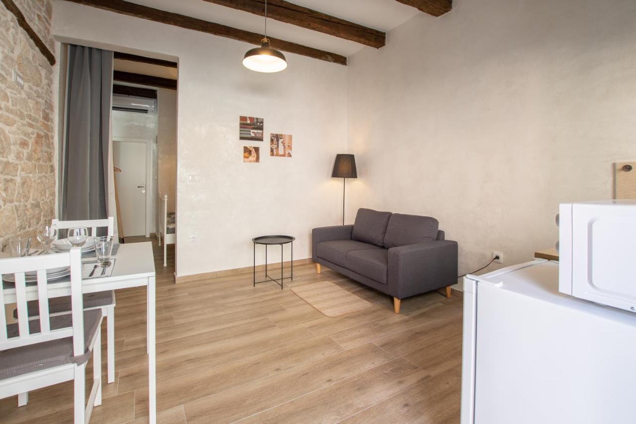 Apartments Nesatcium Пула Екстериор снимка