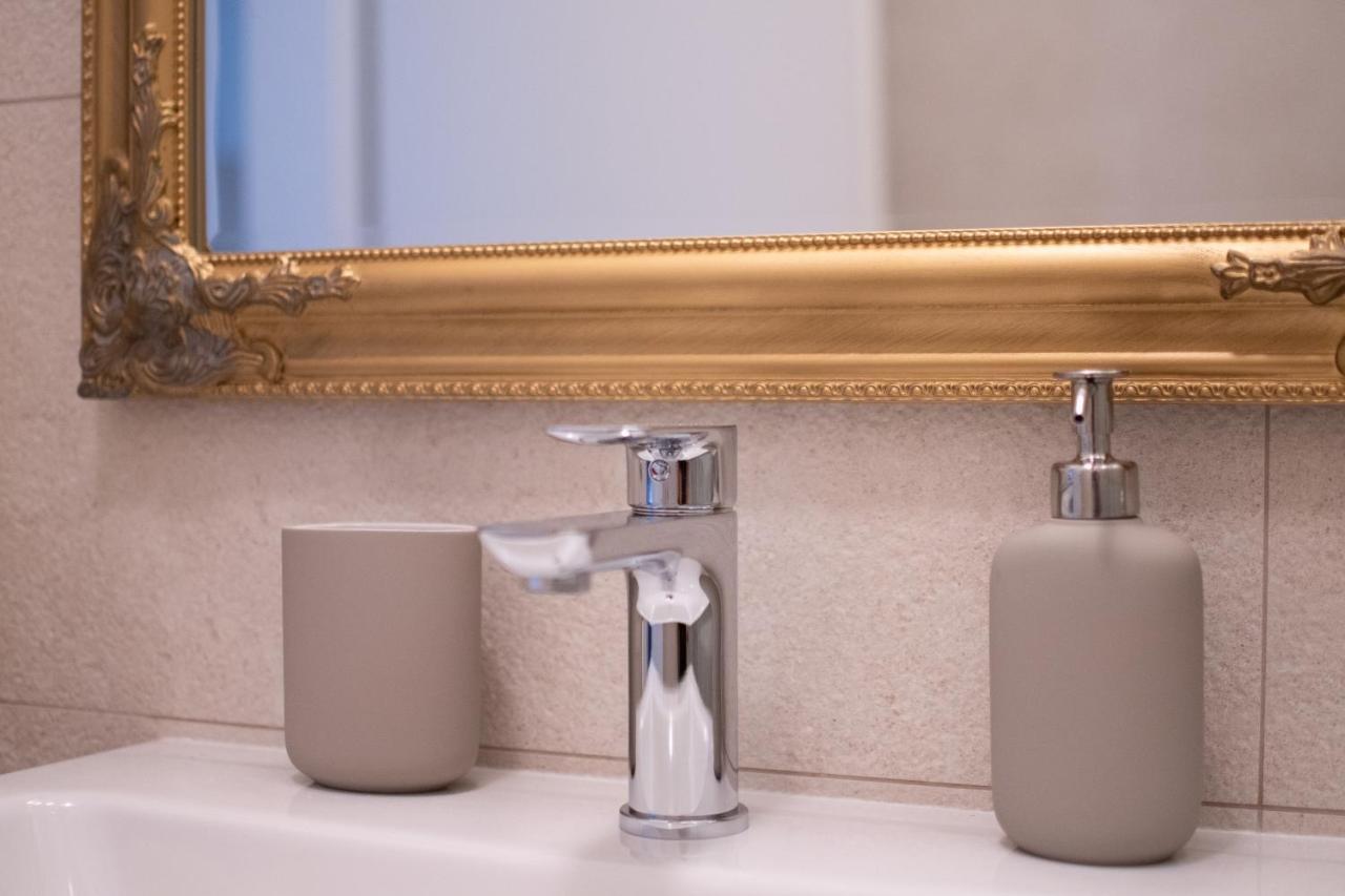 Apartments Nesatcium Пула Екстериор снимка