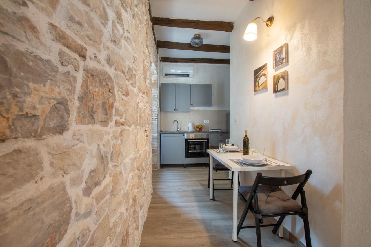 Apartments Nesatcium Пула Екстериор снимка