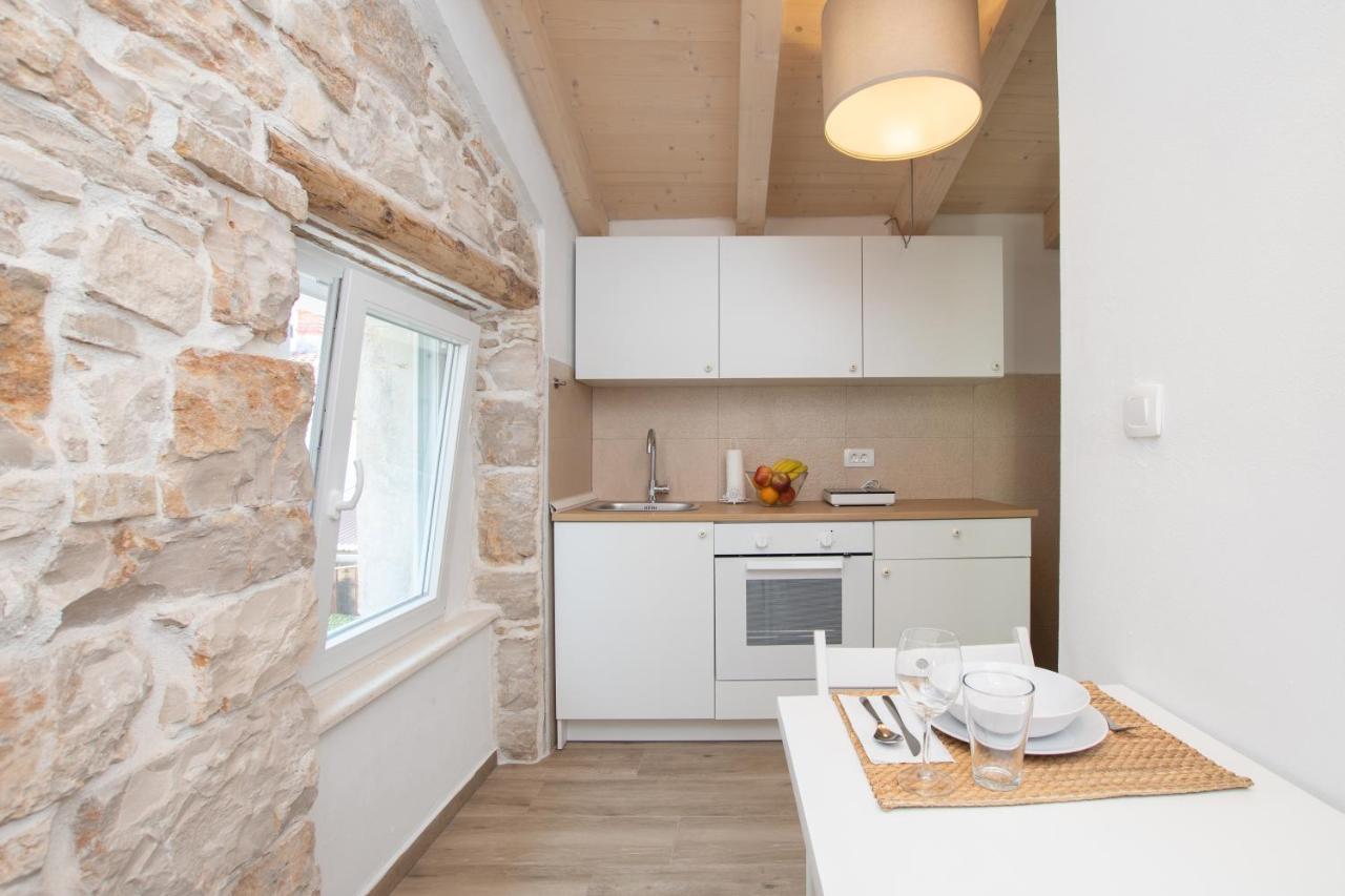 Apartments Nesatcium Пула Екстериор снимка