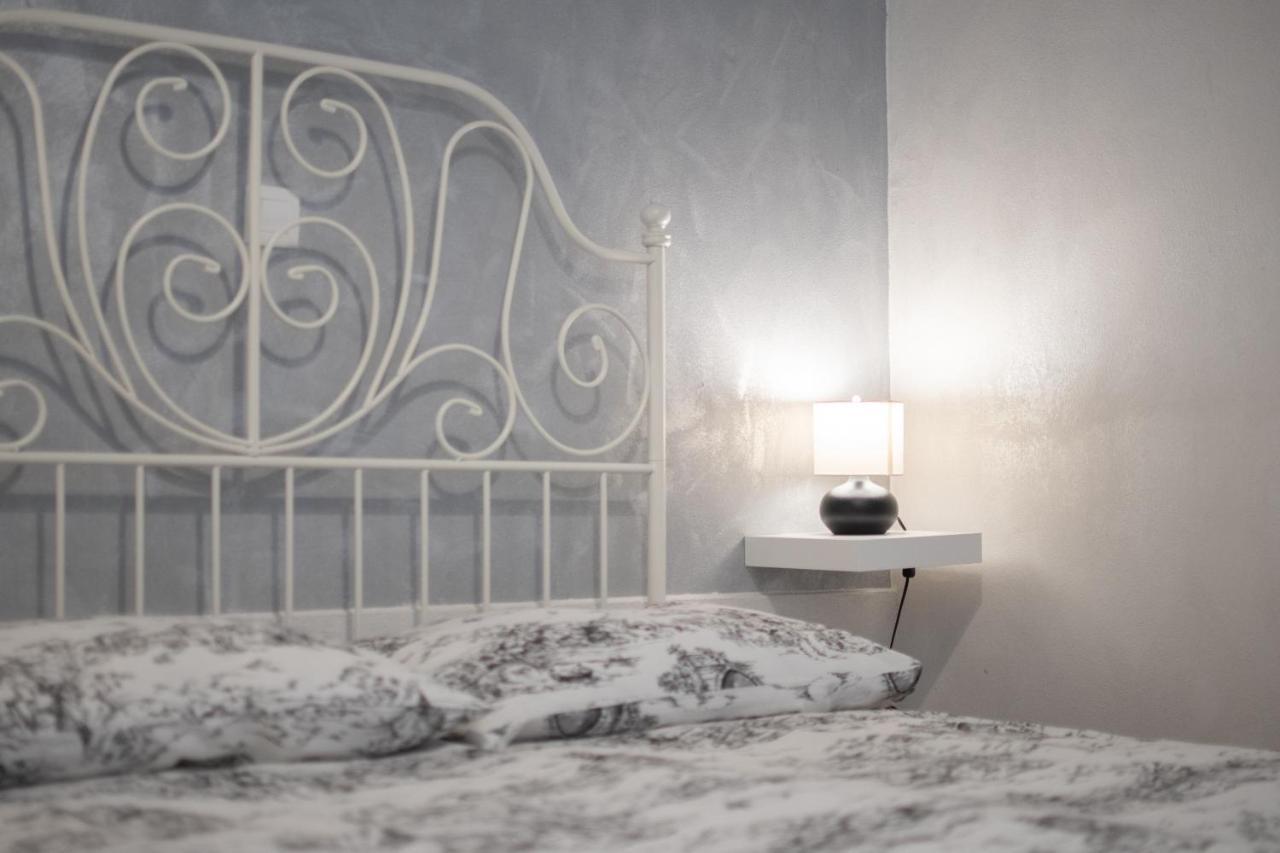 Apartments Nesatcium Пула Екстериор снимка