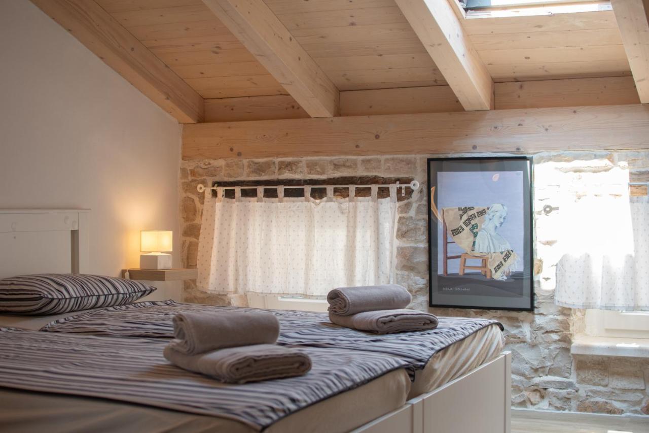 Apartments Nesatcium Пула Екстериор снимка