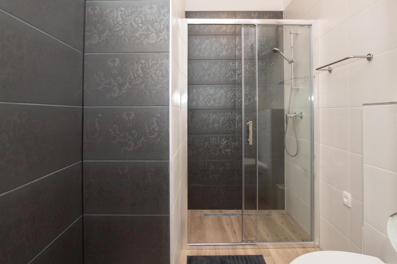 Apartments Nesatcium Пула Екстериор снимка