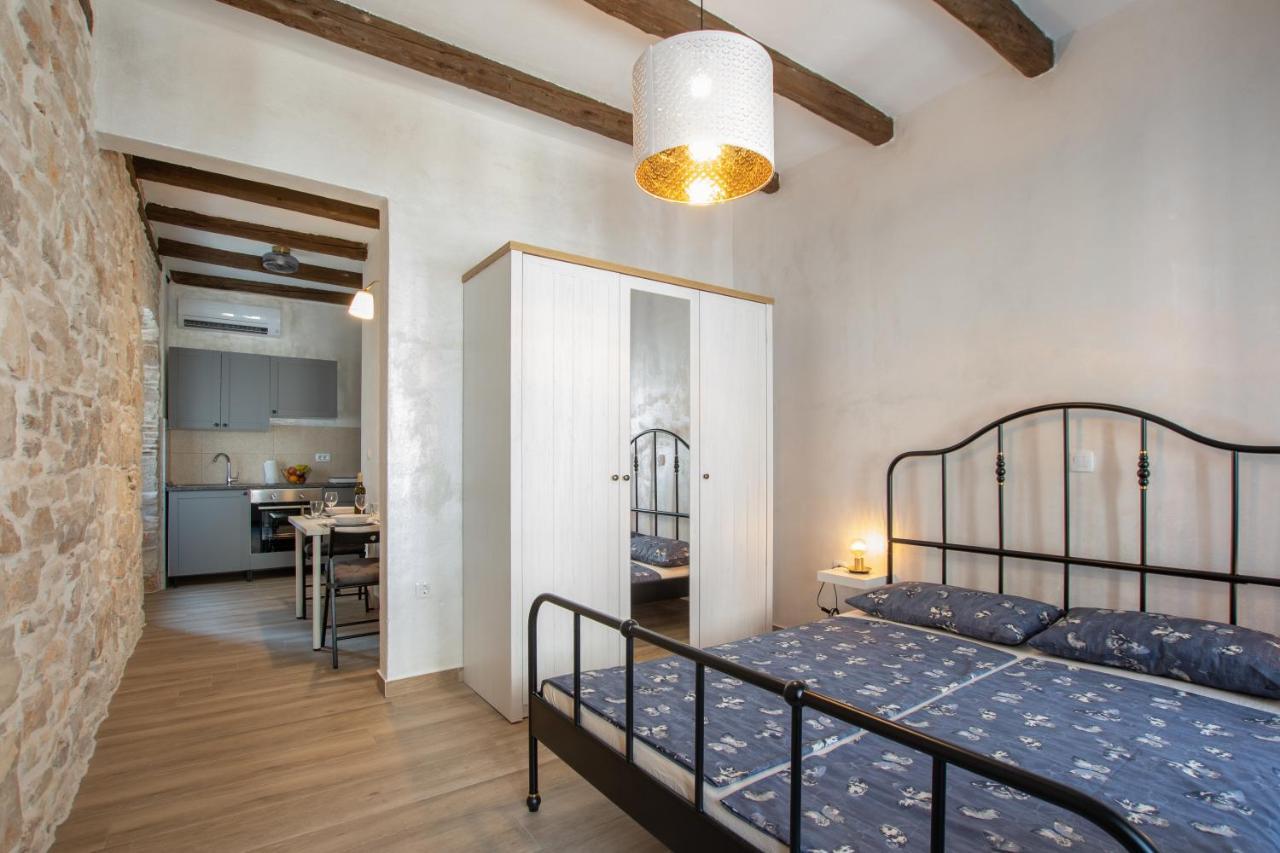 Apartments Nesatcium Пула Екстериор снимка