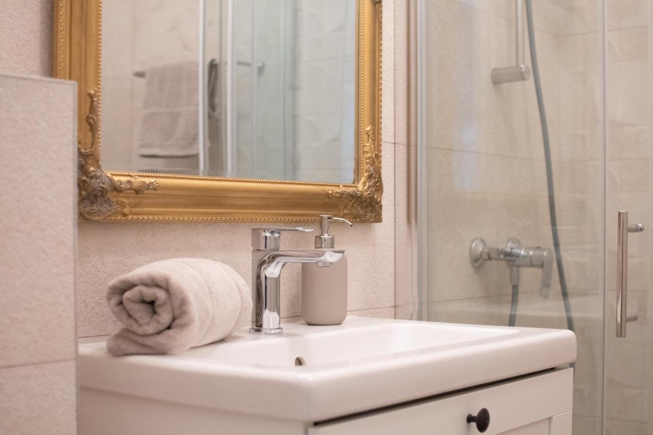 Apartments Nesatcium Пула Екстериор снимка
