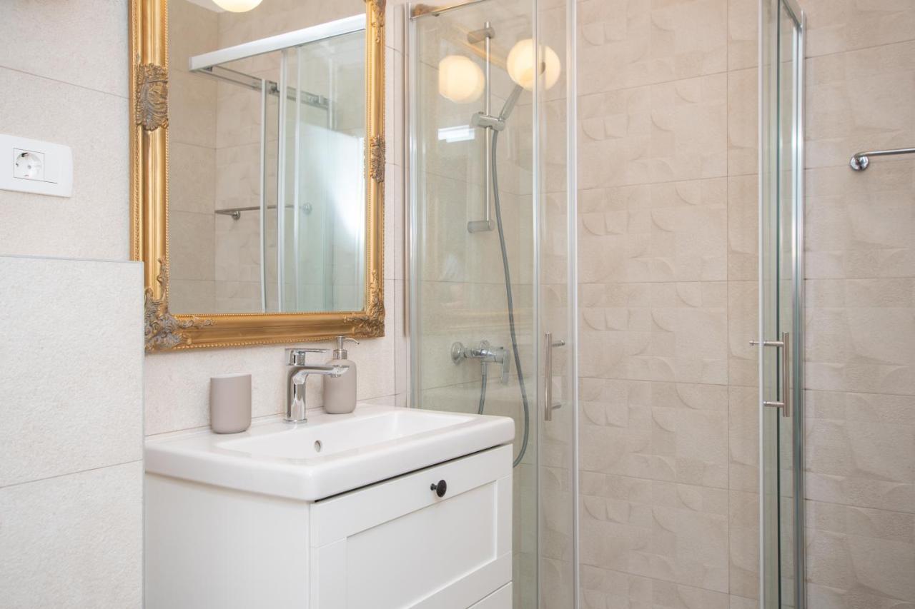 Apartments Nesatcium Пула Екстериор снимка